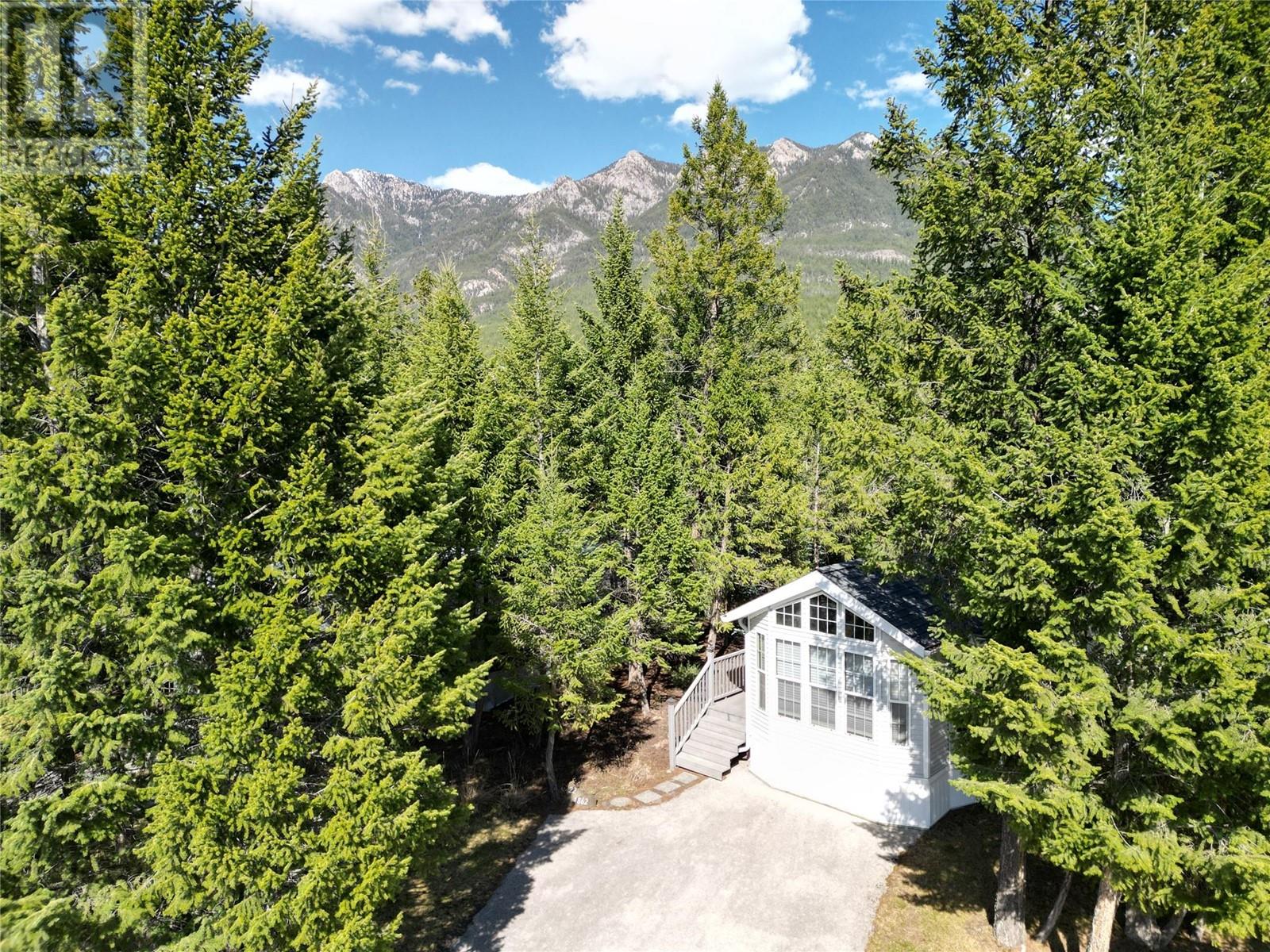 4862 Lynx Drive, Radium Hot Springs, British Columbia  V0A 1M0 - Photo 2 - 10346754