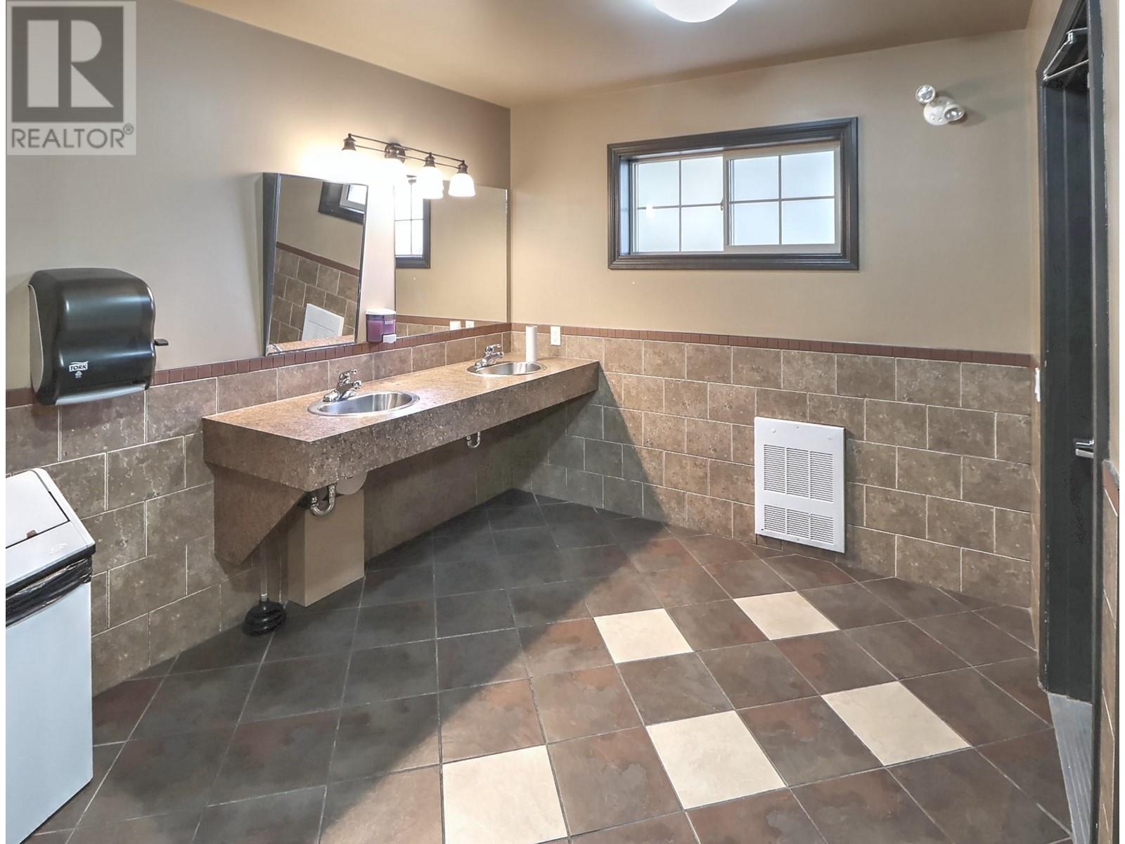 4862 Lynx Drive, Radium Hot Springs, British Columbia  V0A 1M0 - Photo 34 - 10346754