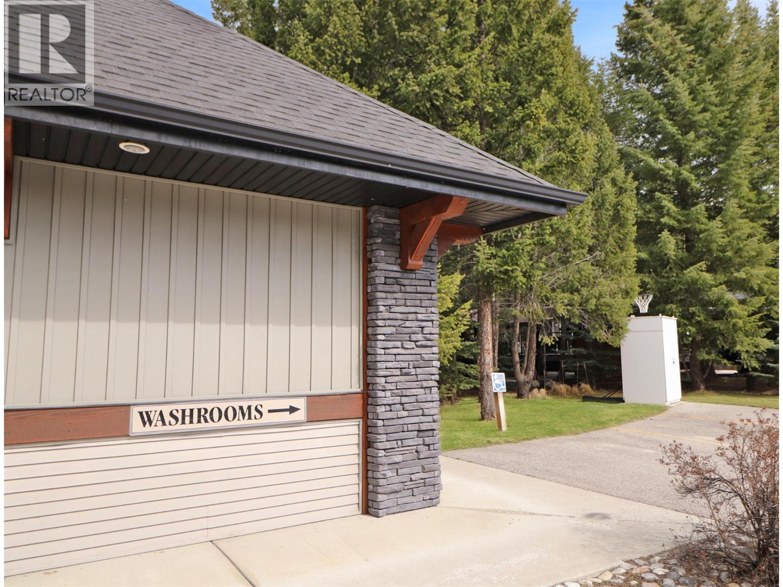 4862 Lynx Drive, Radium Hot Springs, British Columbia  V0A 1M0 - Photo 51 - 10346754