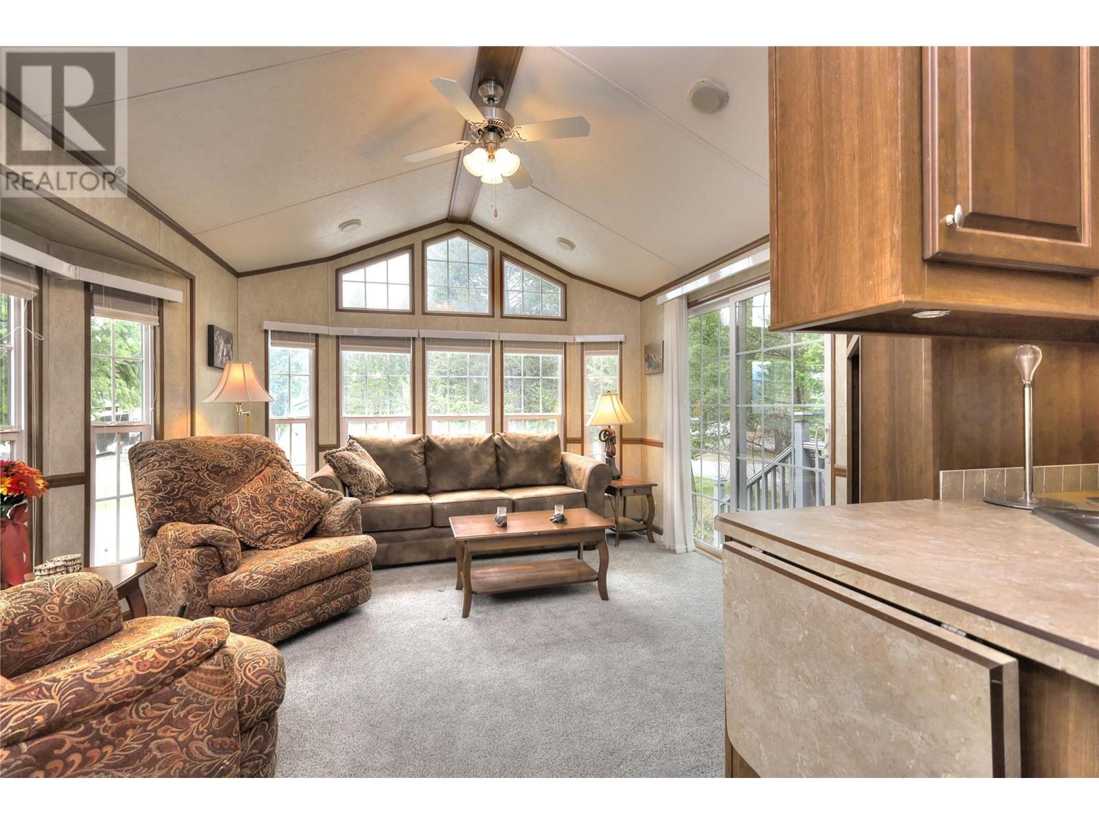4862 Lynx Drive, Radium Hot Springs, British Columbia  V0A 1M0 - Photo 6 - 10346754
