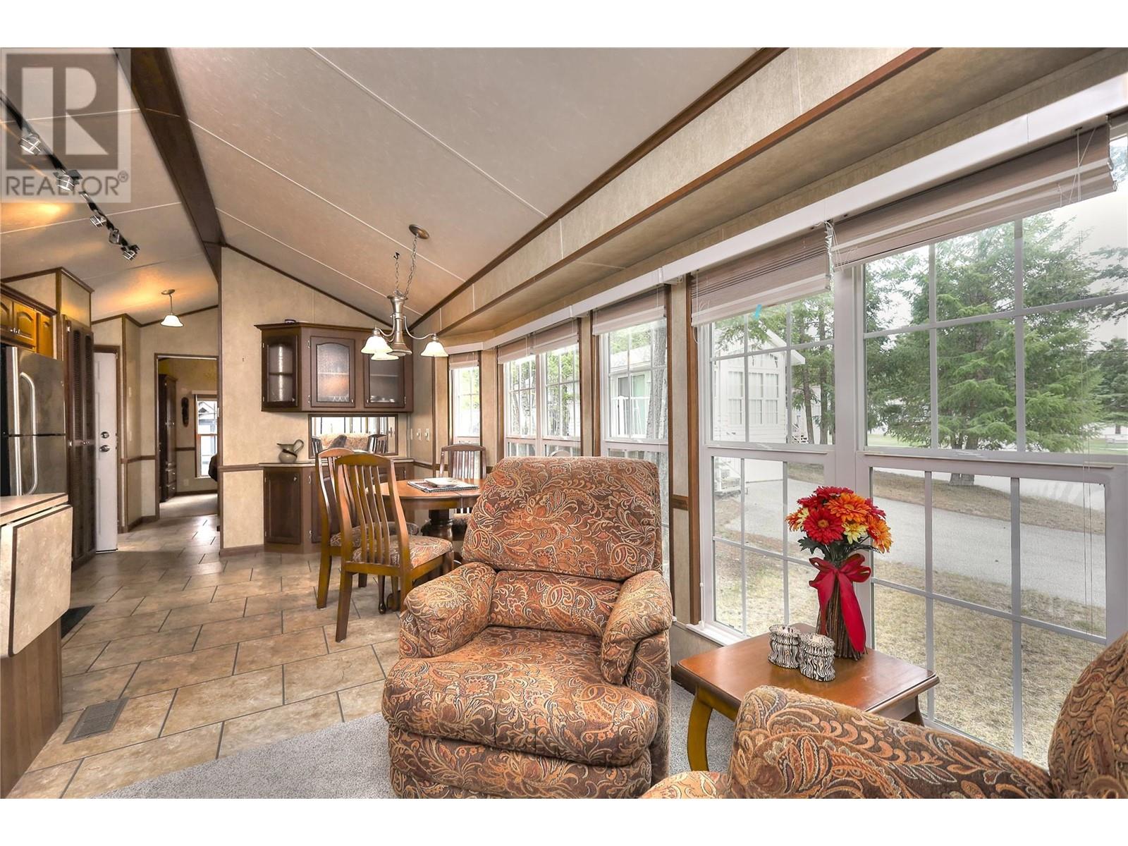 4862 Lynx Drive, Radium Hot Springs, British Columbia  V0A 1M0 - Photo 7 - 10346754
