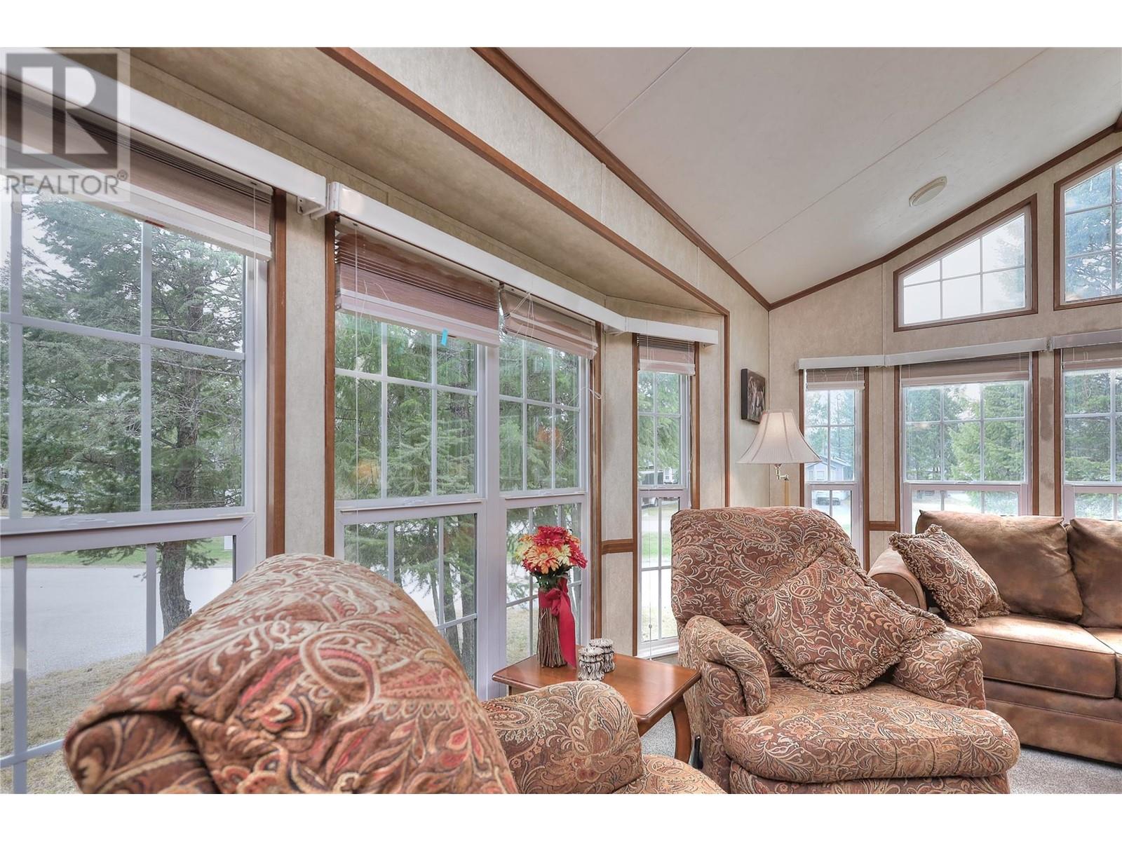 4862 Lynx Drive, Radium Hot Springs, British Columbia  V0A 1M0 - Photo 8 - 10346754