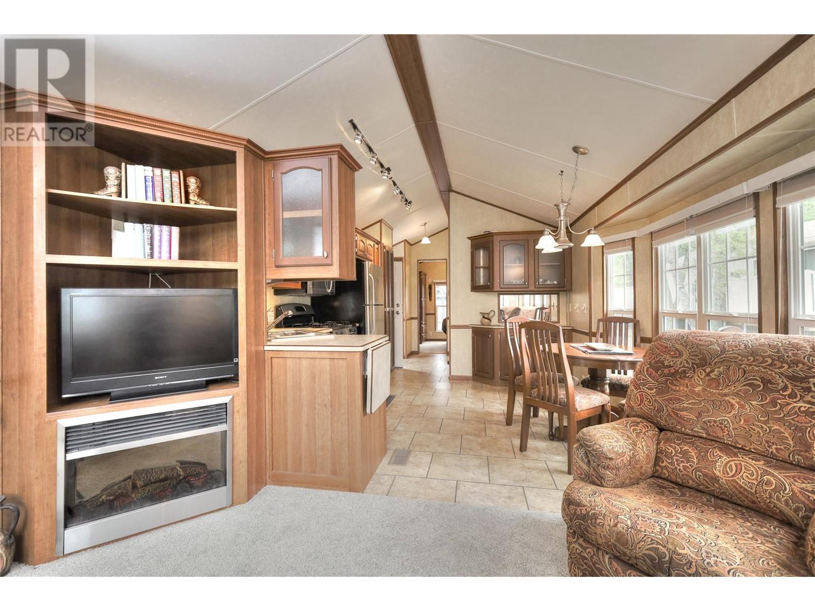 4862 Lynx Drive, Radium Hot Springs, British Columbia  V0A 1M0 - Photo 9 - 10346754