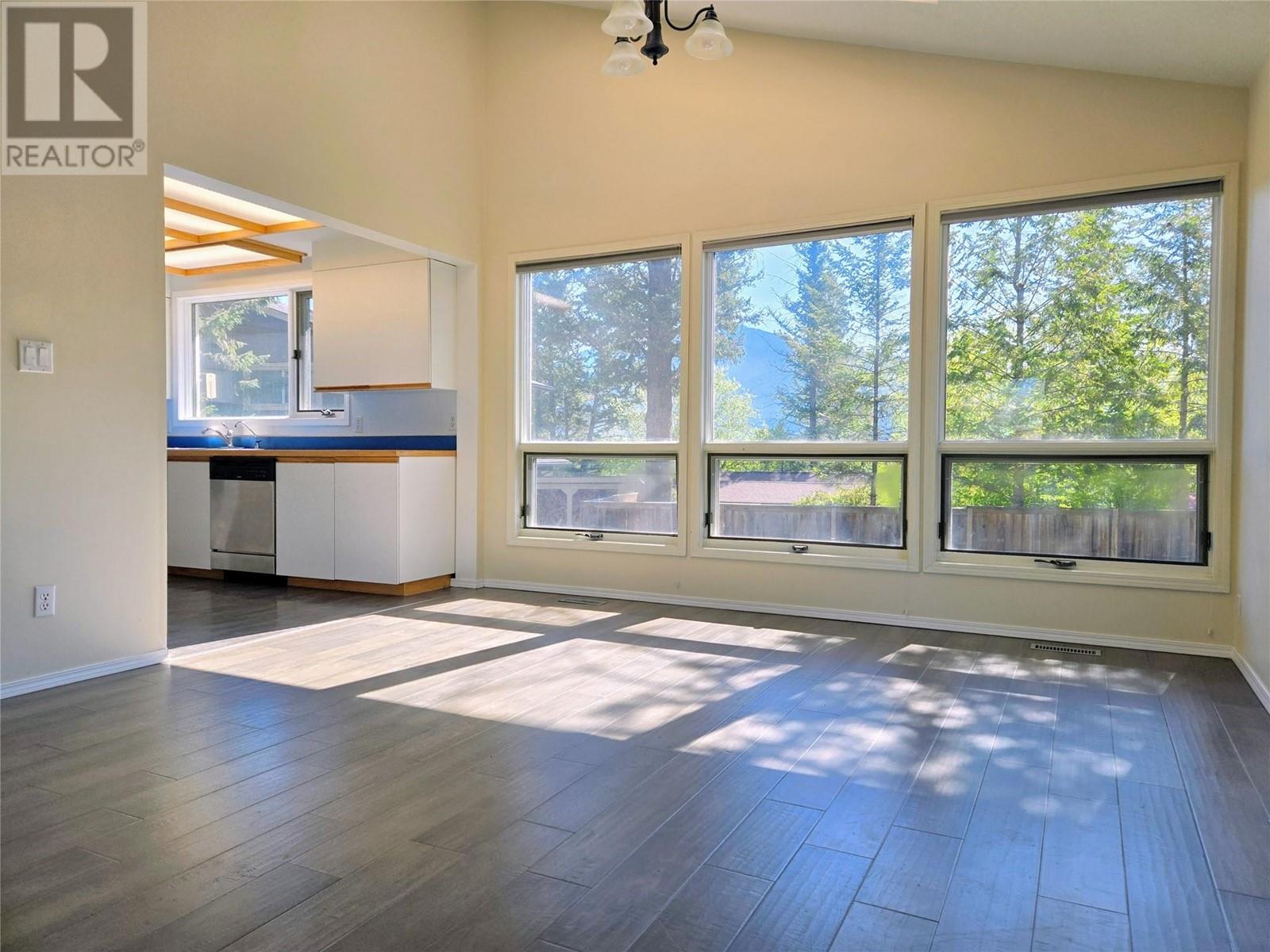 1229 13th Street, Invermere, British Columbia  V0A 1K0 - Photo 8 - 10346823