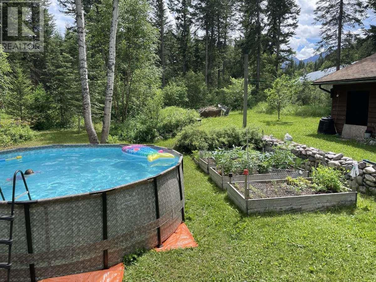 967 Jacob Road, Golden, British Columbia  V0A 1H2 - Photo 4 - 10347400