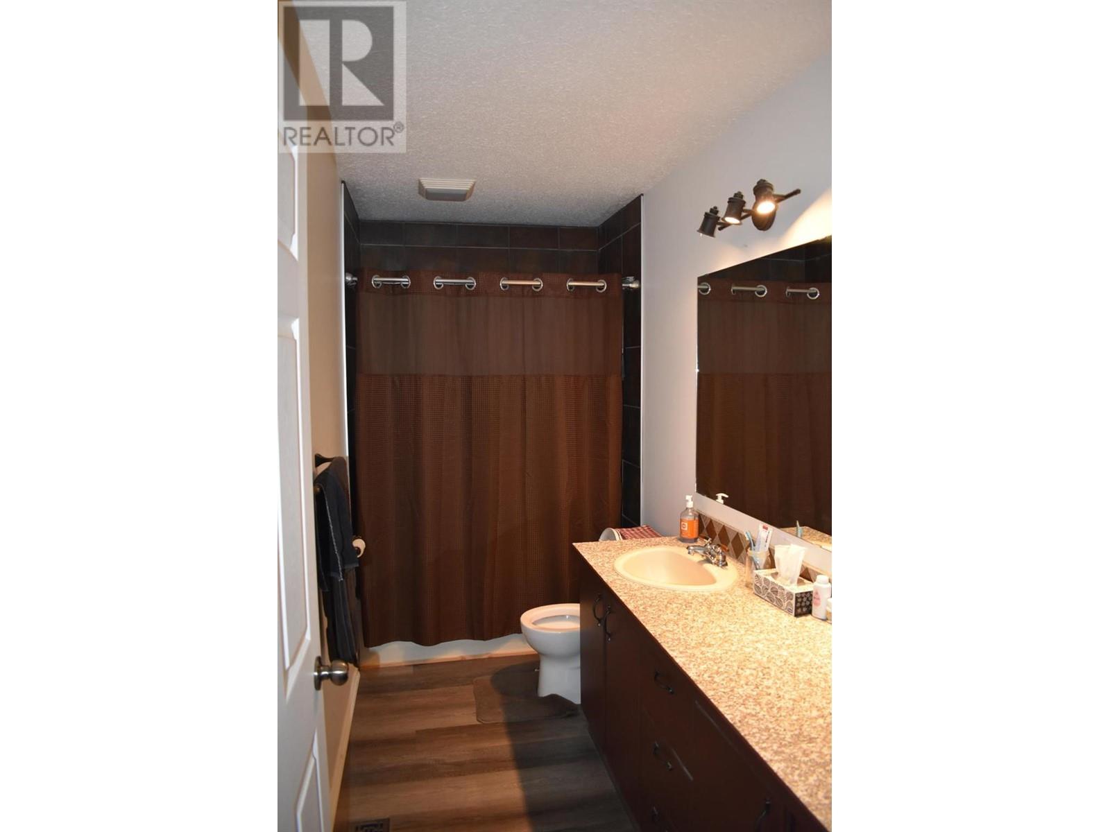 5724 Vermillion Street, Edgewater, British Columbia  V0A 1E0 - Photo 11 - 10347235