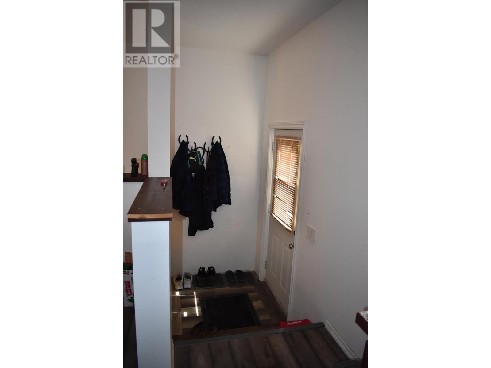 5724 Vermillion Street, Edgewater, British Columbia  V0A 1E0 - Photo 12 - 10347235