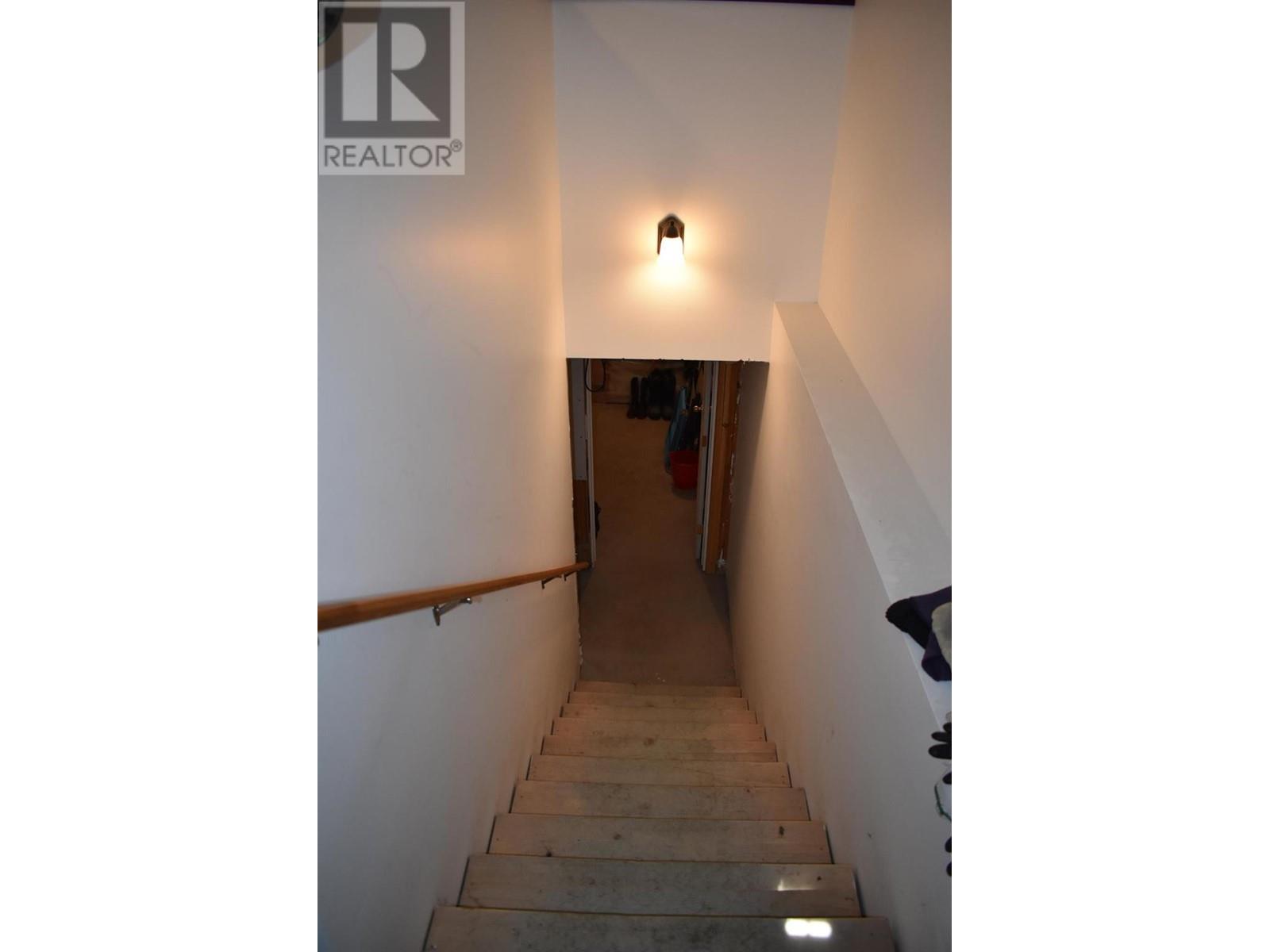 5724 Vermillion Street, Edgewater, British Columbia  V0A 1E0 - Photo 13 - 10347235