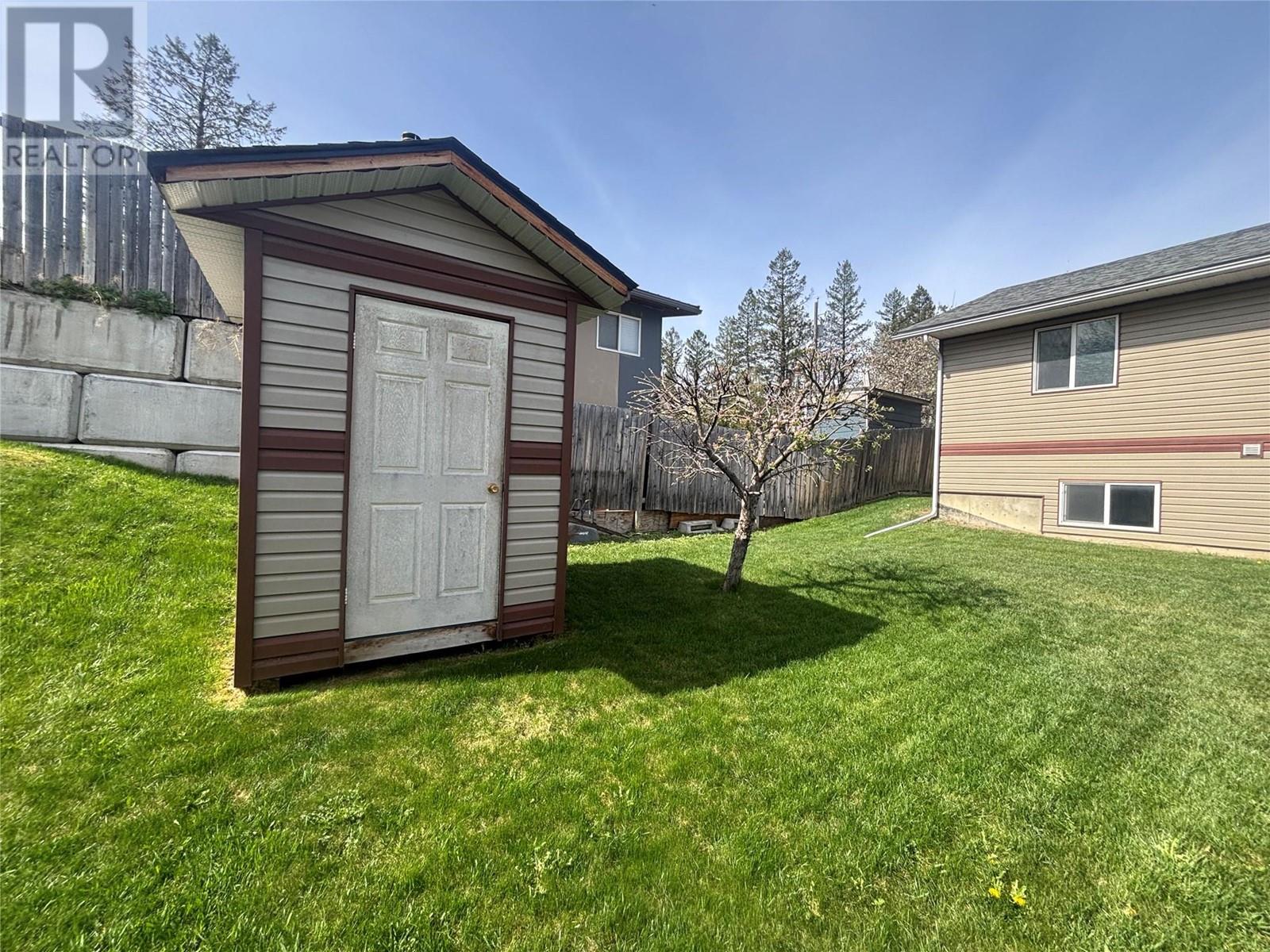 5724 Vermillion Street, Edgewater, British Columbia  V0A 1E0 - Photo 28 - 10347235