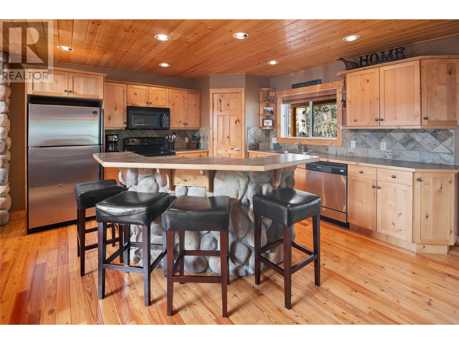 4868 Riverview Drive Unit# 12, Edgewater, British Columbia  V0A 1E0 - Photo 8 - 10347405