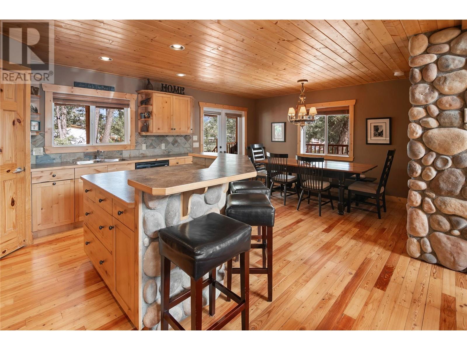 4868 Riverview Drive Unit# 12, Edgewater, British Columbia  V0A 1E0 - Photo 9 - 10347405