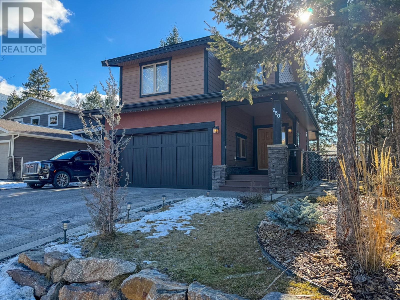 960 Copper Point Way, Invermere, British Columbia  V0A 1K3 - Photo 2 - 10347718