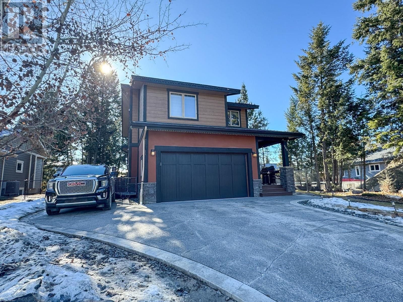 960 Copper Point Way, Invermere, British Columbia  V0A 1K3 - Photo 3 - 10347718