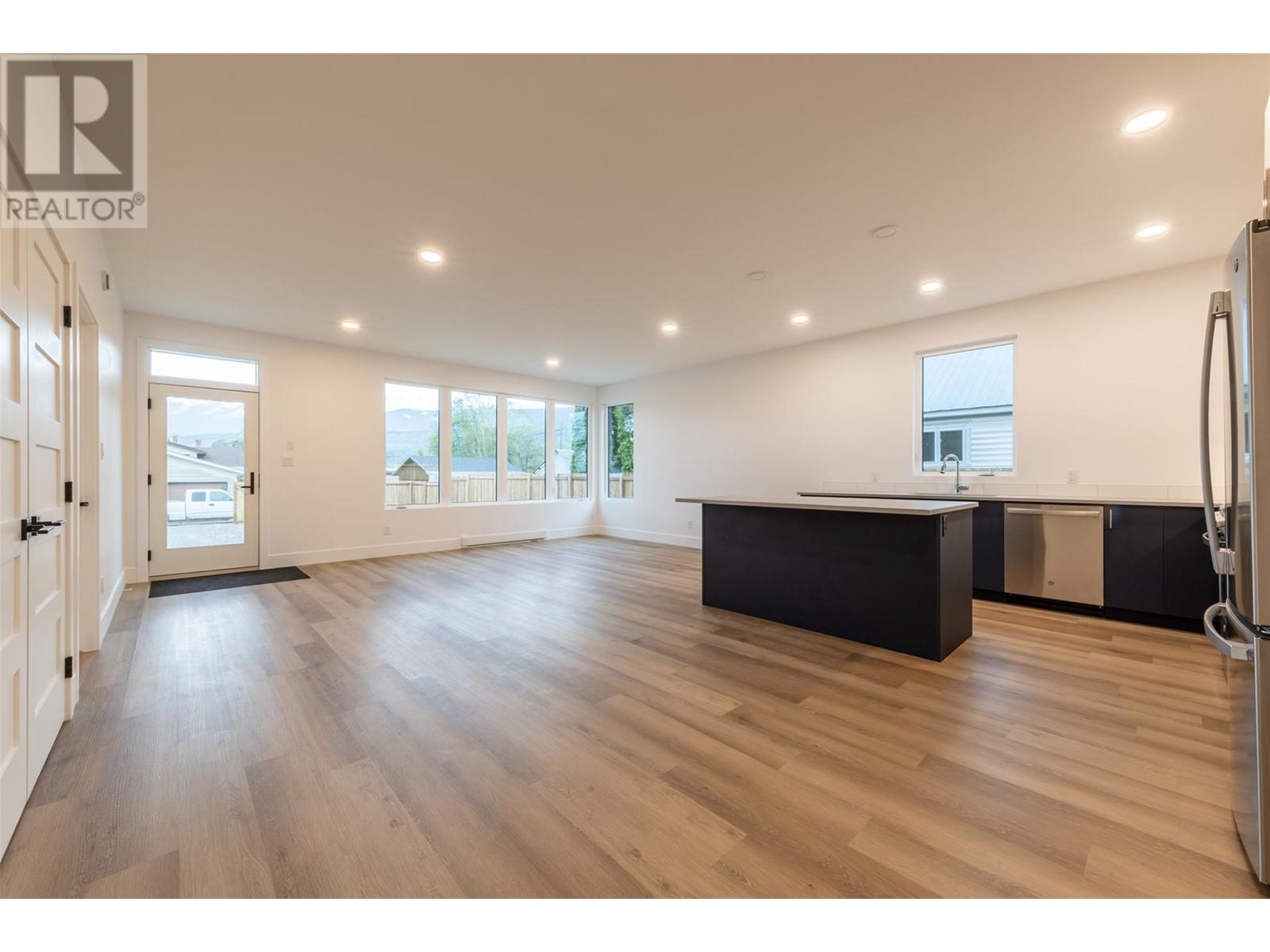 804 9th Street S, Golden, British Columbia  V0A 1H0 - Photo 11 - 10347663