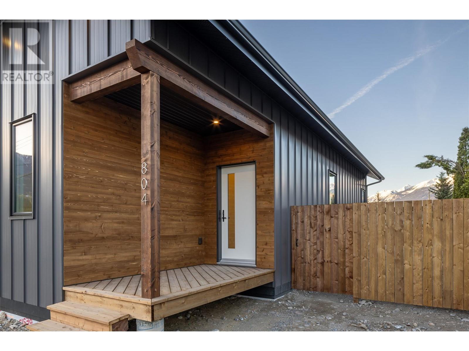 804 9th Street S, Golden, British Columbia  V0A 1H0 - Photo 3 - 10347663