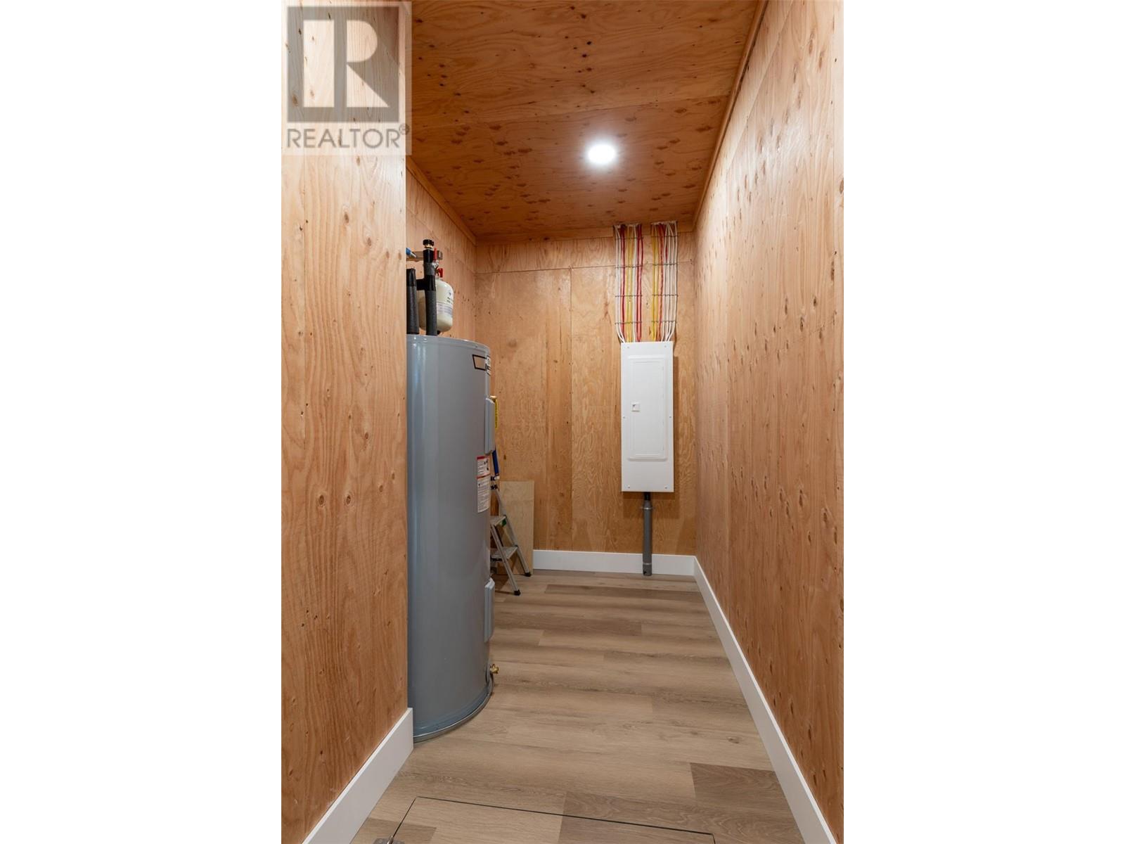 804 9th Street S, Golden, British Columbia  V0A 1H0 - Photo 37 - 10347663