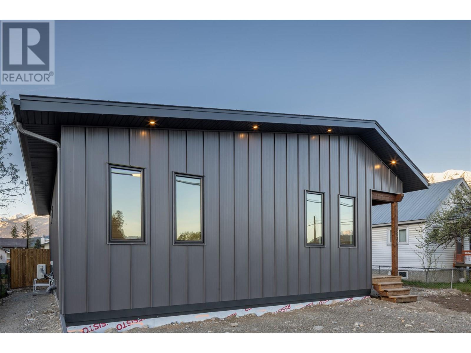 804 9th Street S, Golden, British Columbia  V0A 1H0 - Photo 40 - 10347663