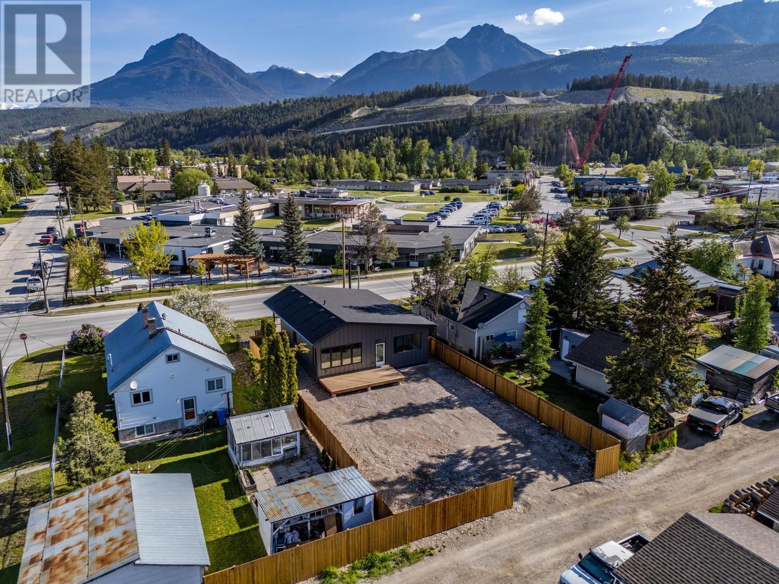 804 9th Street S, Golden, British Columbia  V0A 1H0 - Photo 52 - 10347663