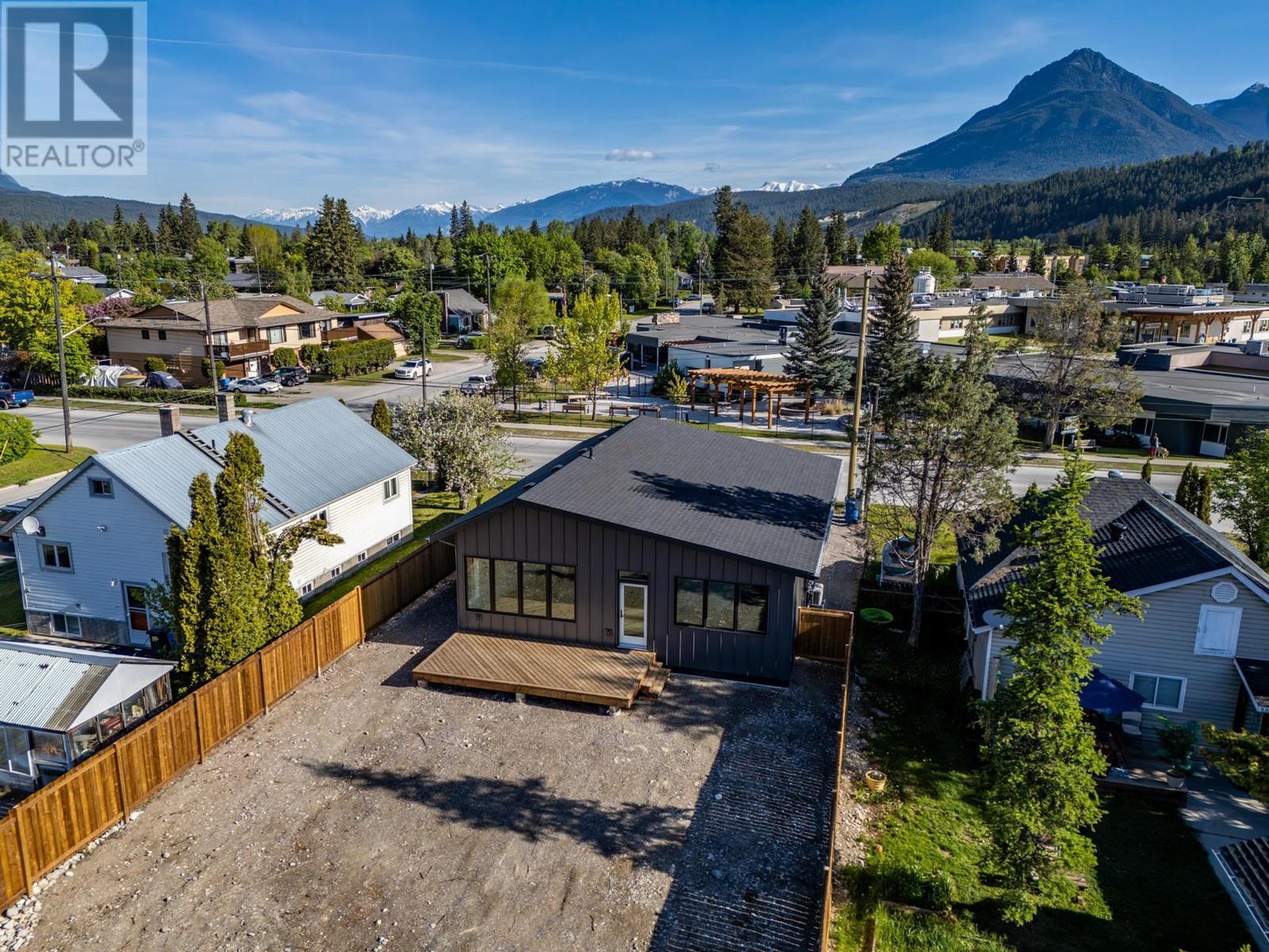 804 9th Street S, Golden, British Columbia  V0A 1H0 - Photo 53 - 10347663