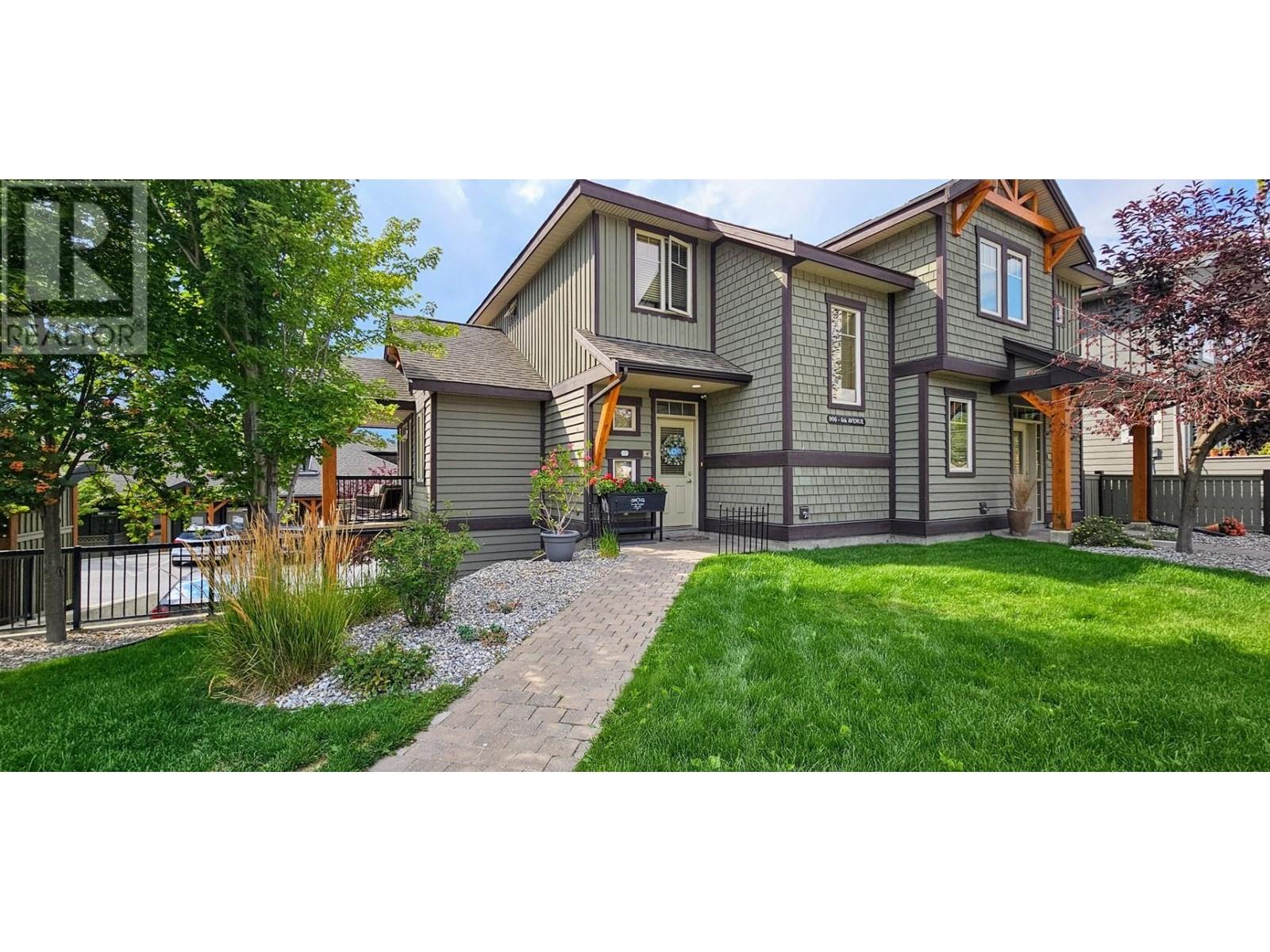 906 6TH Avenue Unit# 1, Invermere, British Columbia