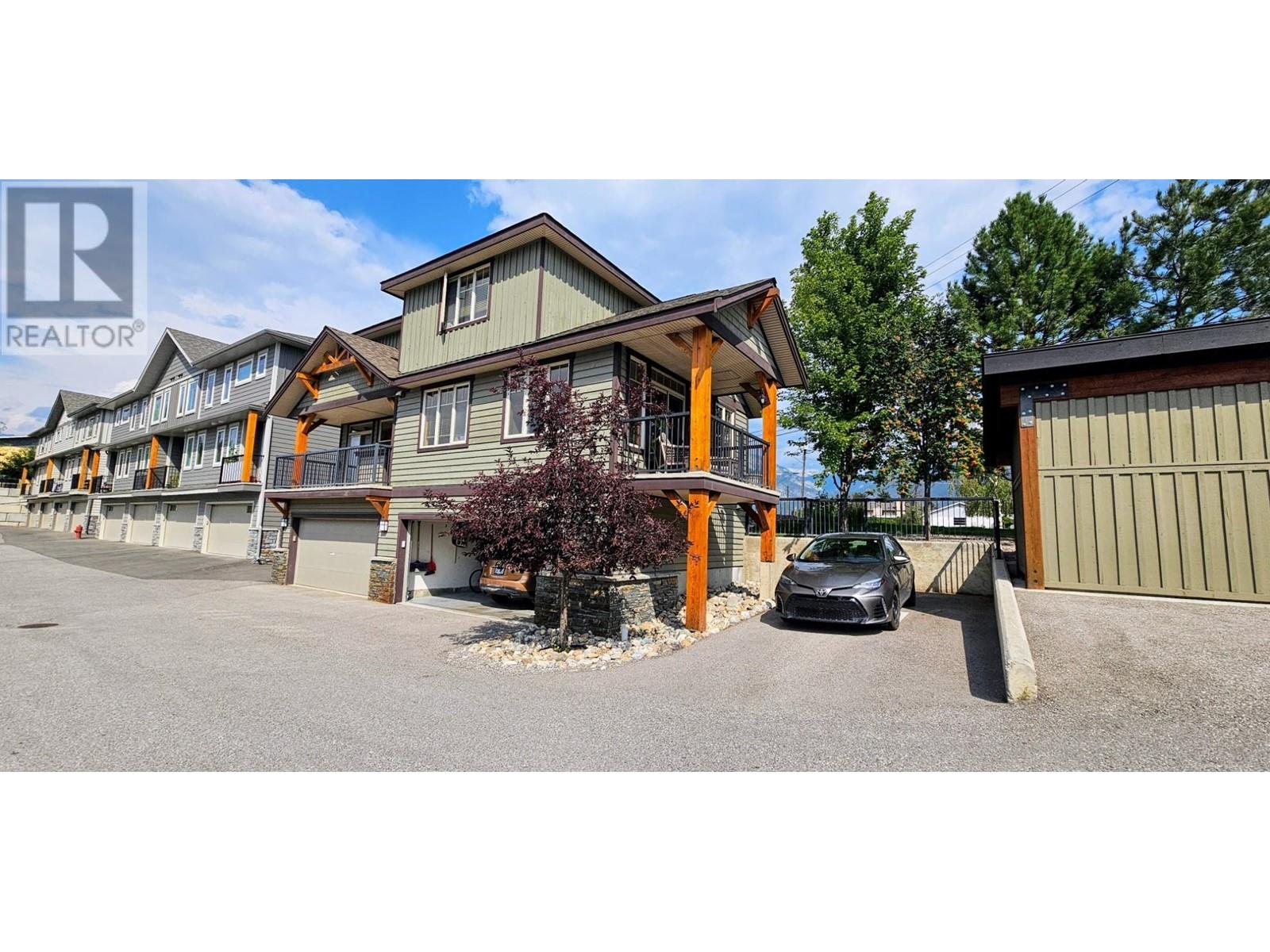 906 6th Avenue Unit# 1, Invermere, British Columbia  V0A 1K0 - Photo 2 - 10347806