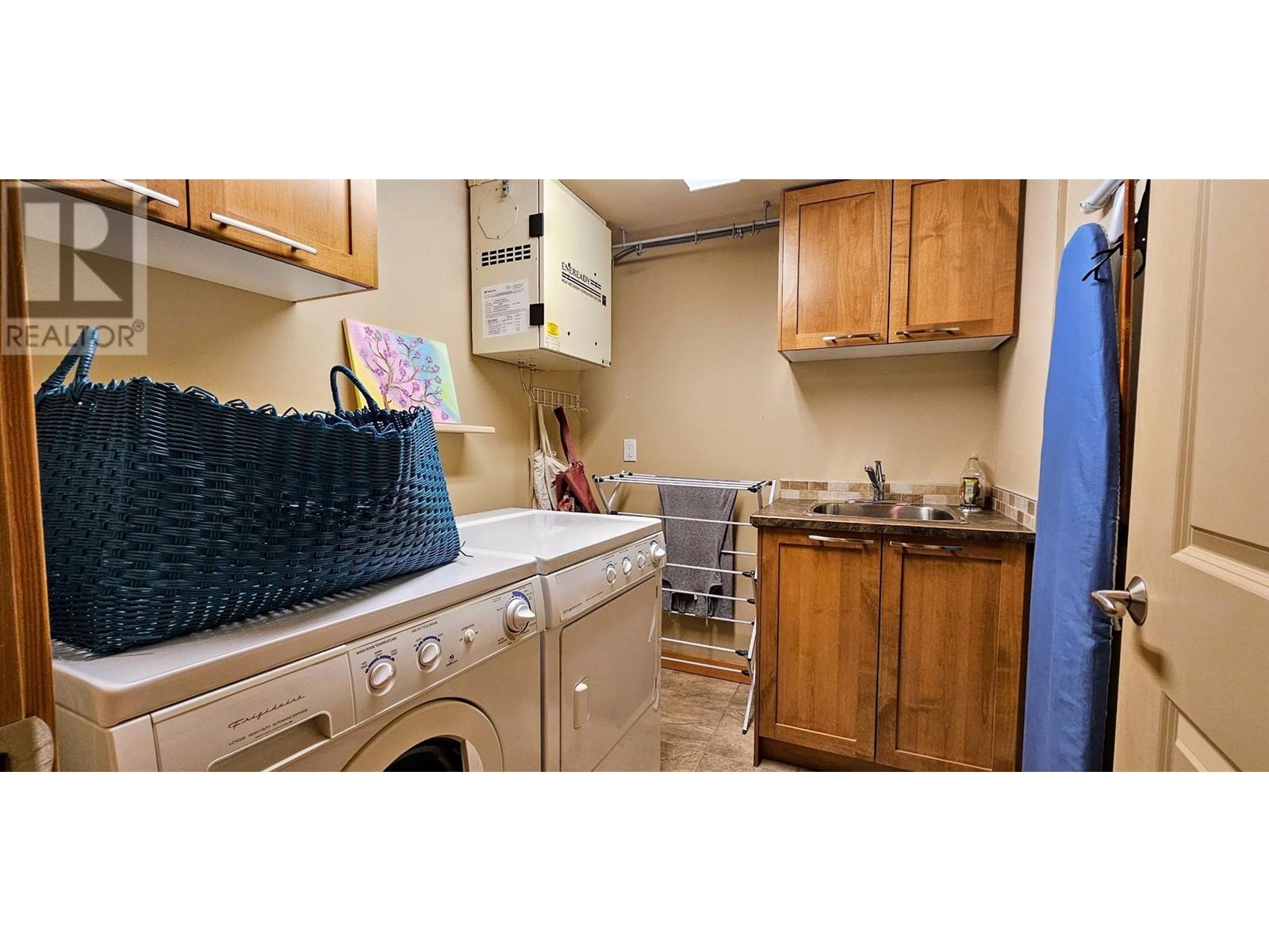 906 6th Avenue Unit# 1, Invermere, British Columbia  V0A 1K0 - Photo 34 - 10347806