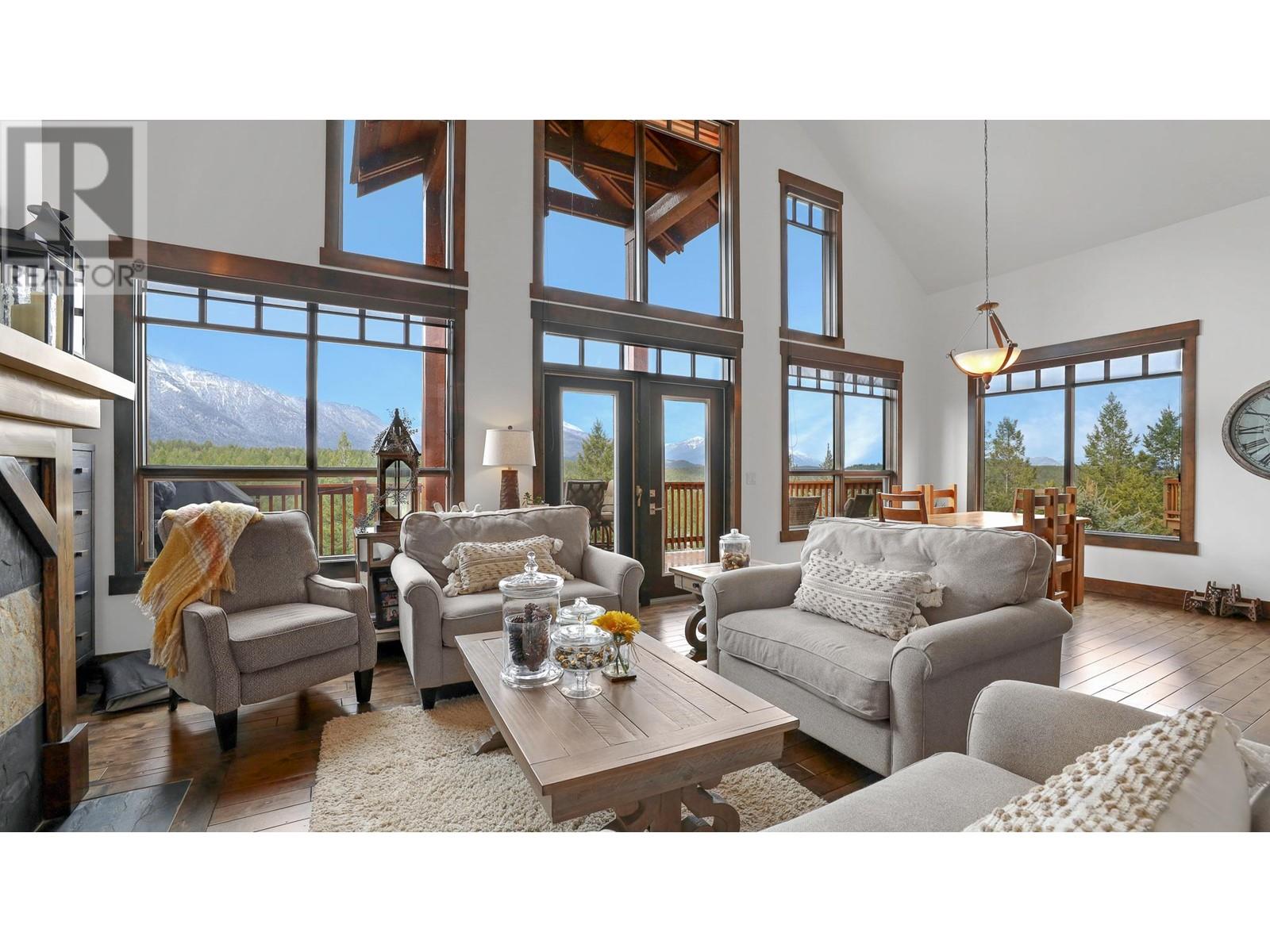 2598 MOUNTAINVIEW Crescent Unit# 12, Invermere, British Columbia