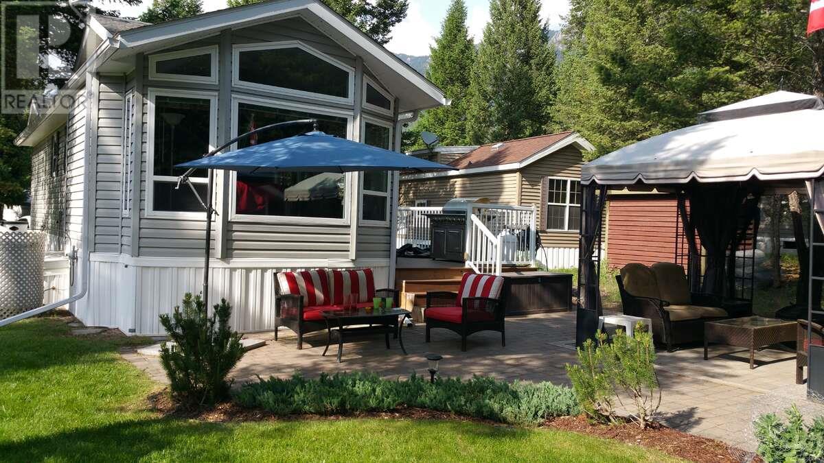 4889 LYNX Crescent, Radium Hot Springs, British Columbia