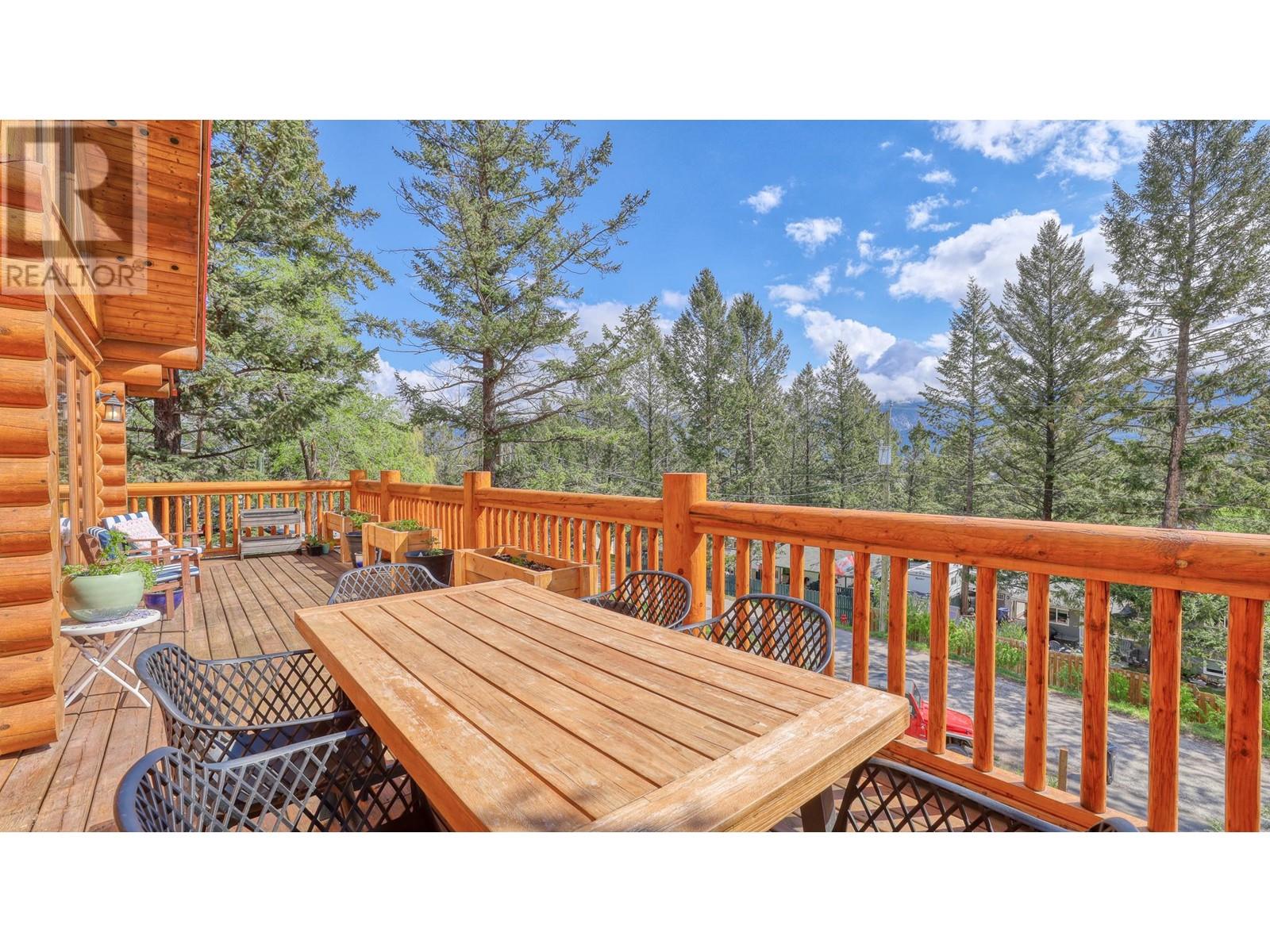1602 11th Avenue, Invermere, British Columbia  V0A 1K4 - Photo 13 - 10347577