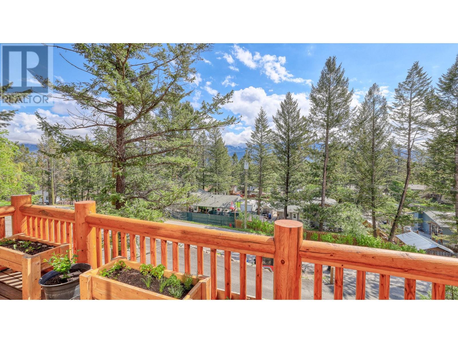 1602 11th Avenue, Invermere, British Columbia  V0A 1K4 - Photo 14 - 10347577