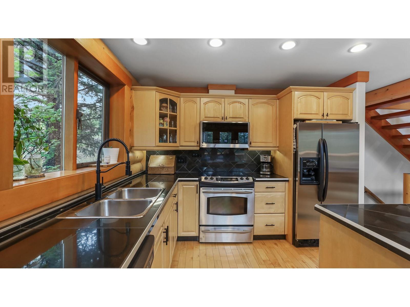 1602 11th Avenue, Invermere, British Columbia  V0A 1K4 - Photo 17 - 10347577