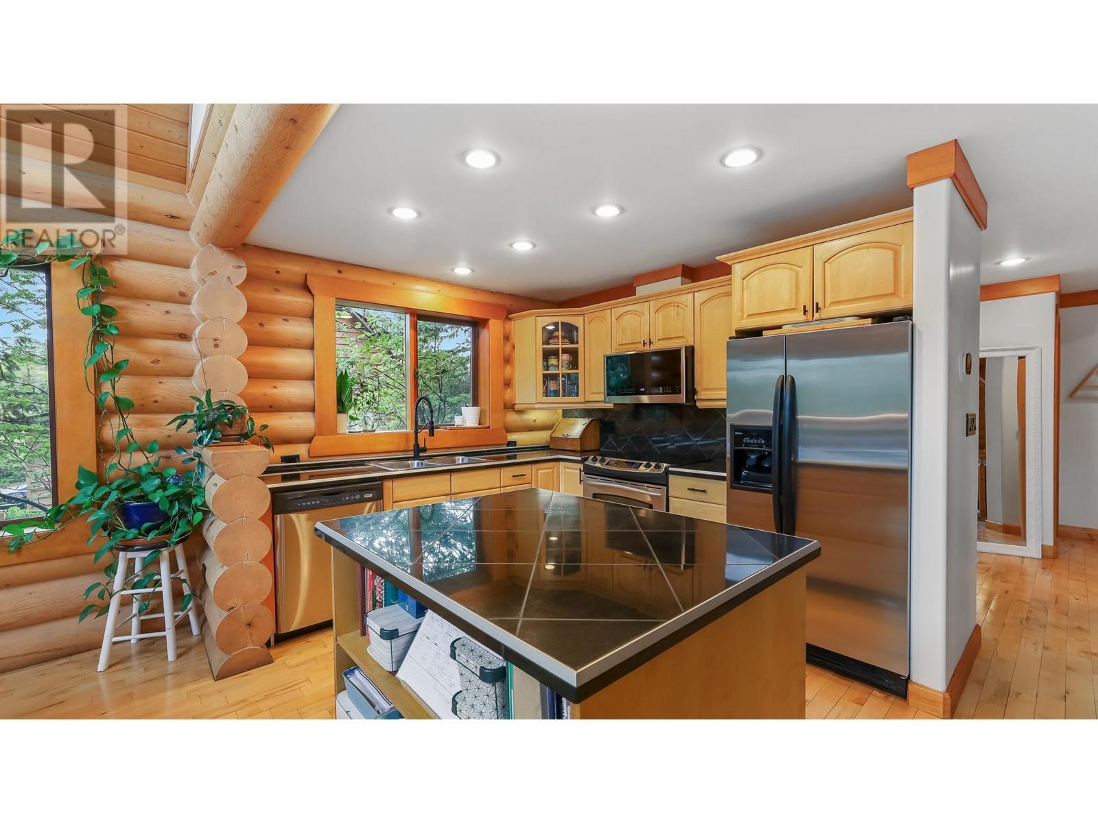 1602 11th Avenue, Invermere, British Columbia  V0A 1K4 - Photo 19 - 10347577