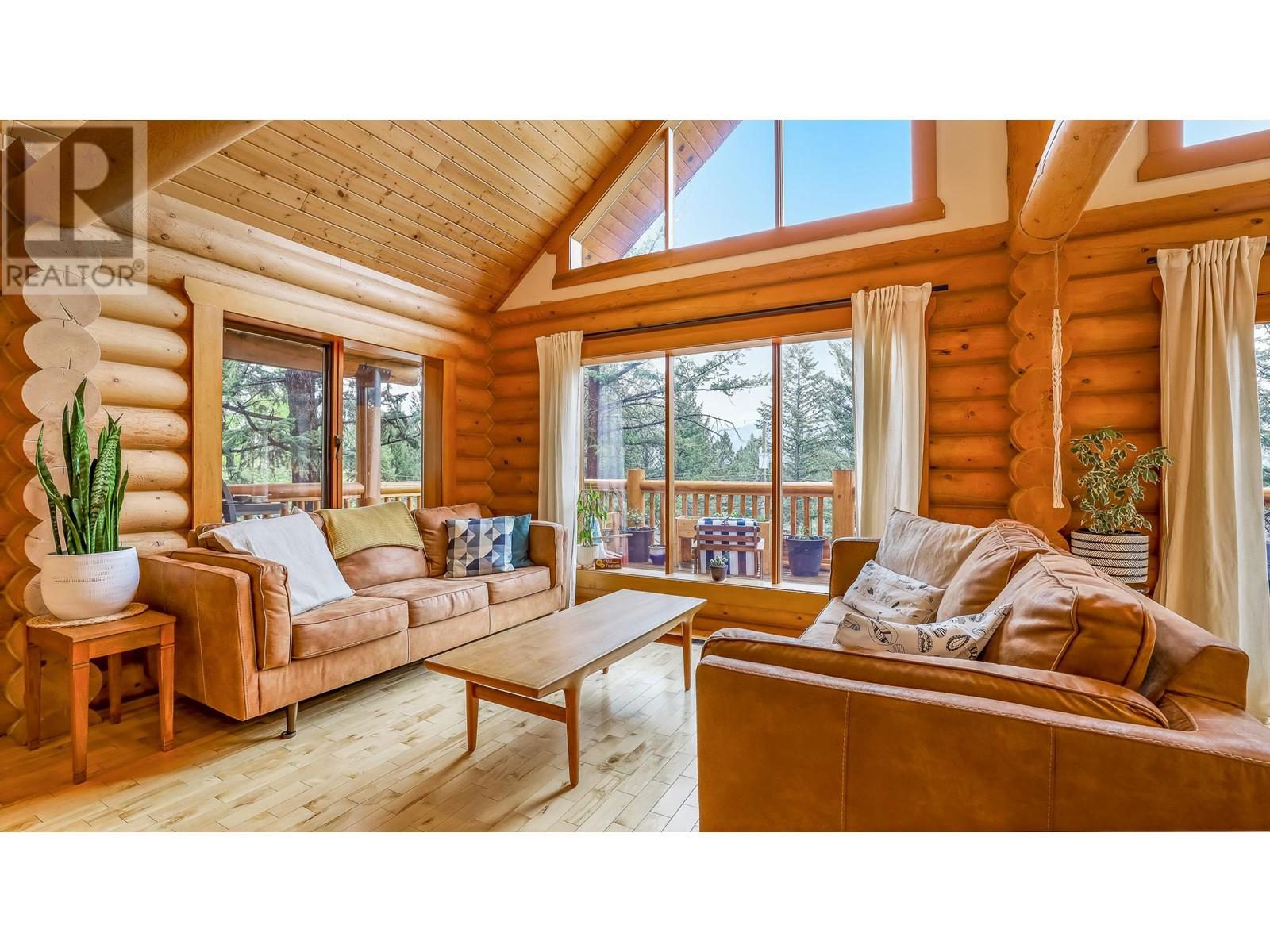 1602 11th Avenue, Invermere, British Columbia  V0A 1K4 - Photo 6 - 10347577
