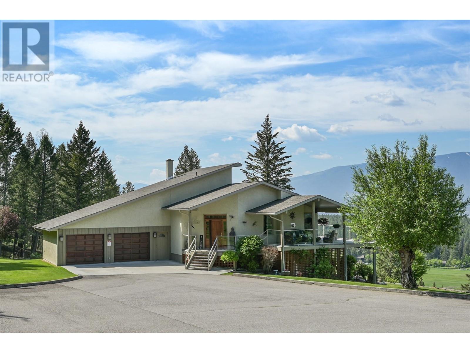 9520 JUNIPER HEIGHTS Road, Invermere, British Columbia