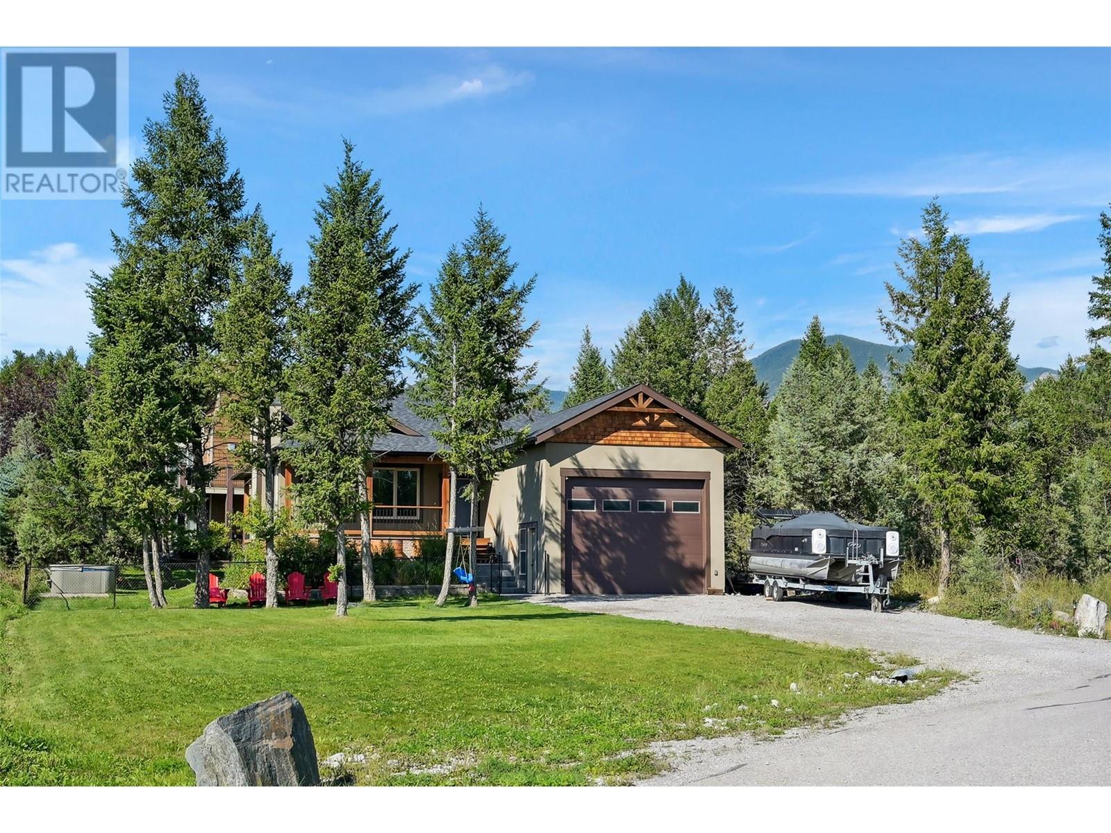 979 Copper Point Way, Invermere, British Columbia  V0A 1K3 - Photo 2 - 10347860