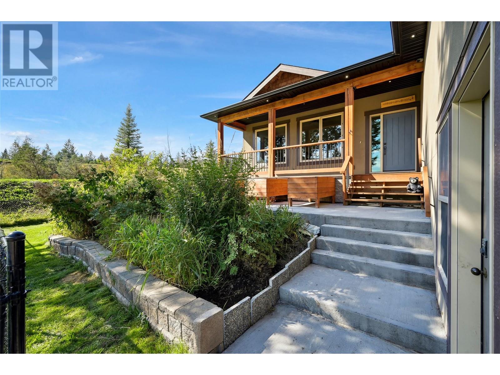 979 Copper Point Way, Invermere, British Columbia  V0A 1K3 - Photo 3 - 10347860
