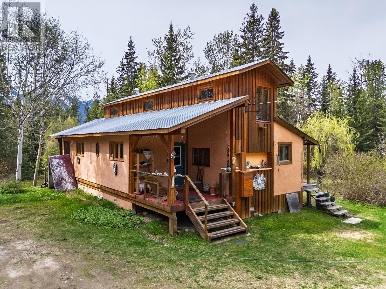 2322 Campbell Road Unit# 1, 2 & 3, Golden, British Columbia  V0A 1H7 - Photo 2 - 10348162
