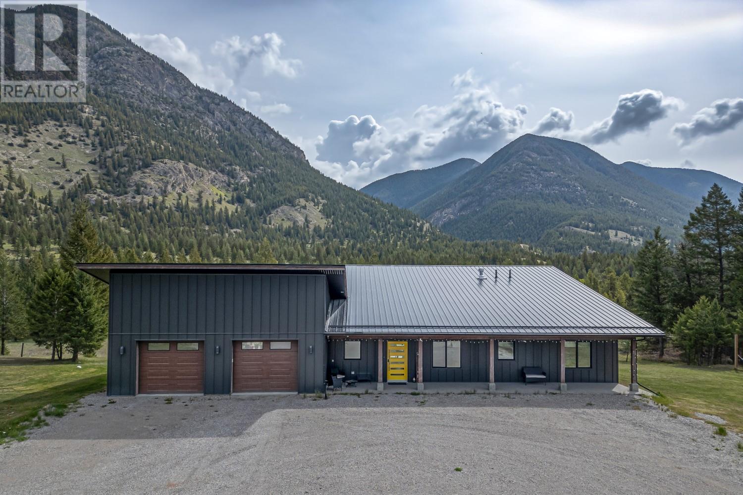 5067 ARMSTRONG Road, Invermere, British Columbia