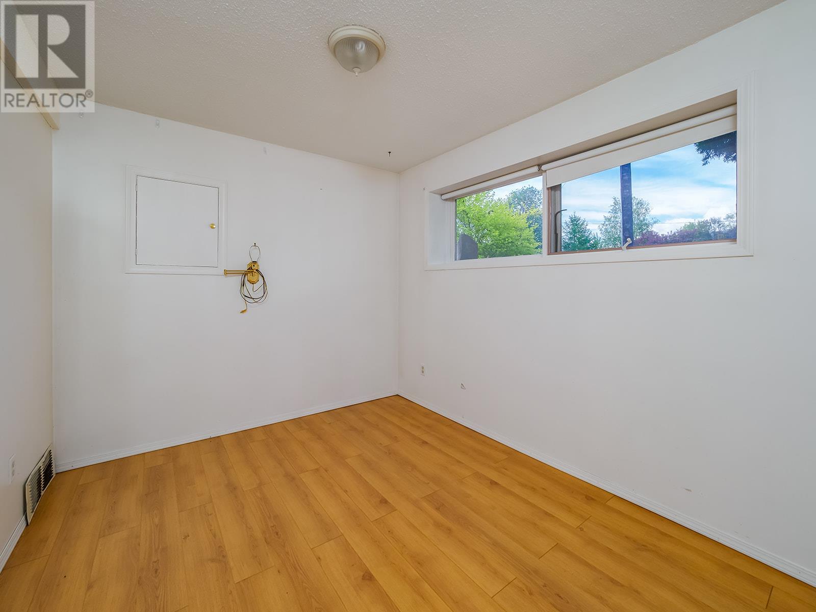 710 8th Street, Golden, British Columbia  V0A 1H0 - Photo 13 - 10348325
