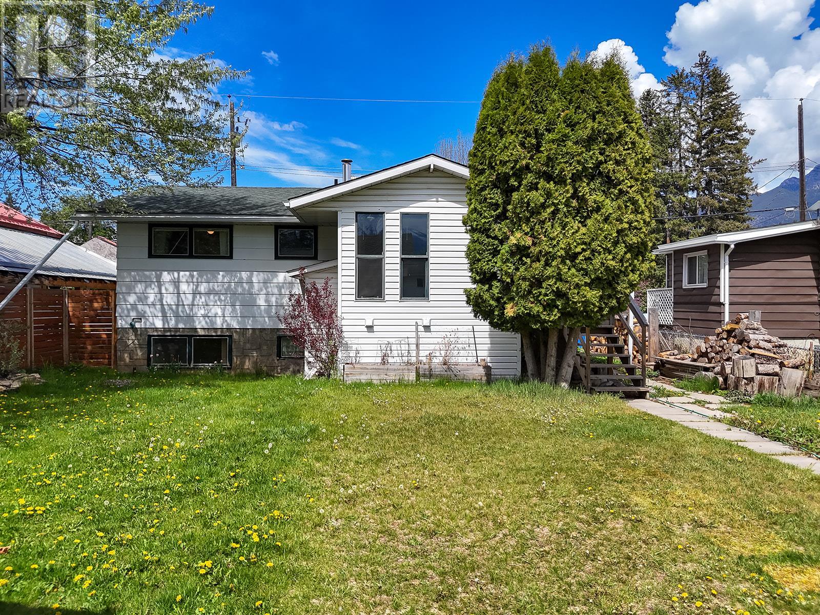 710 8th Street, Golden, British Columbia  V0A 1H0 - Photo 23 - 10348325