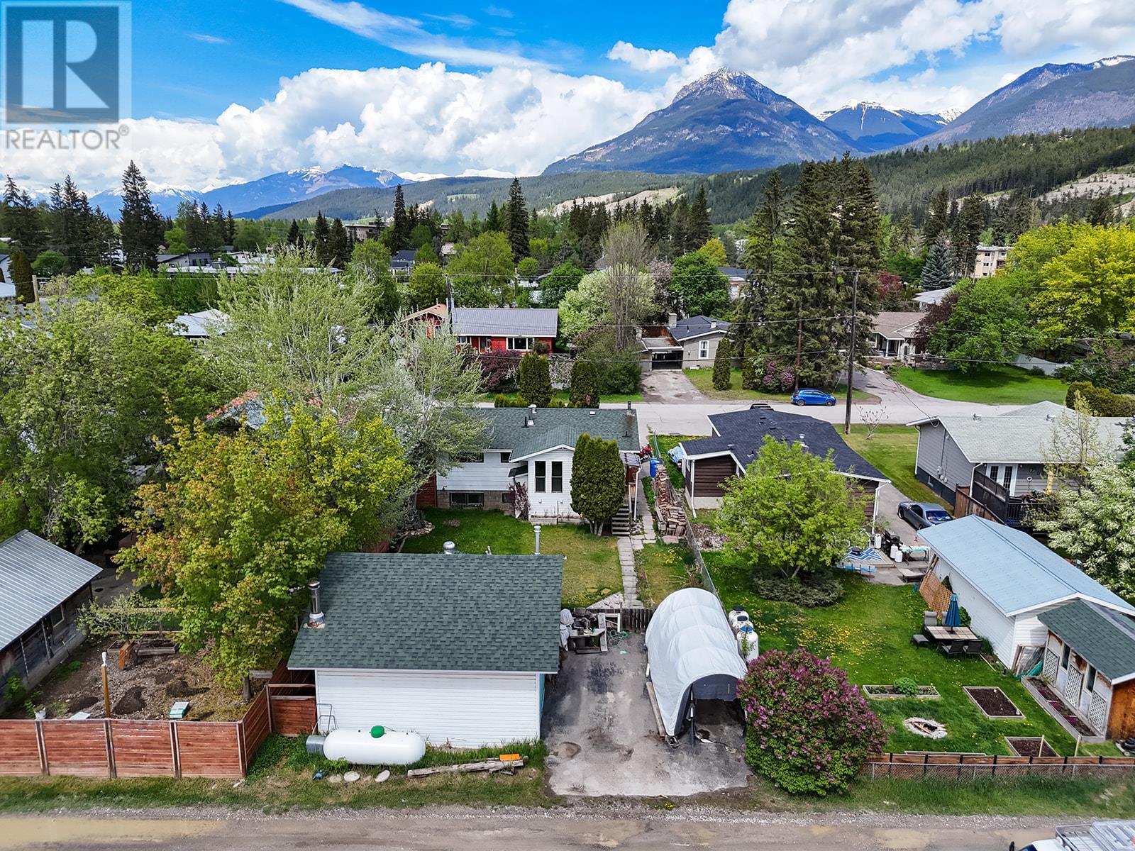710 8th Street, Golden, British Columbia  V0A 1H0 - Photo 27 - 10348325