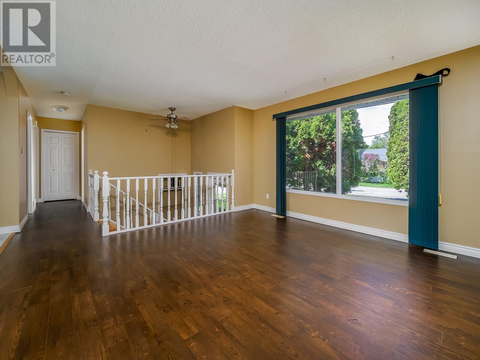 710 8th Street, Golden, British Columbia  V0A 1H0 - Photo 4 - 10348325
