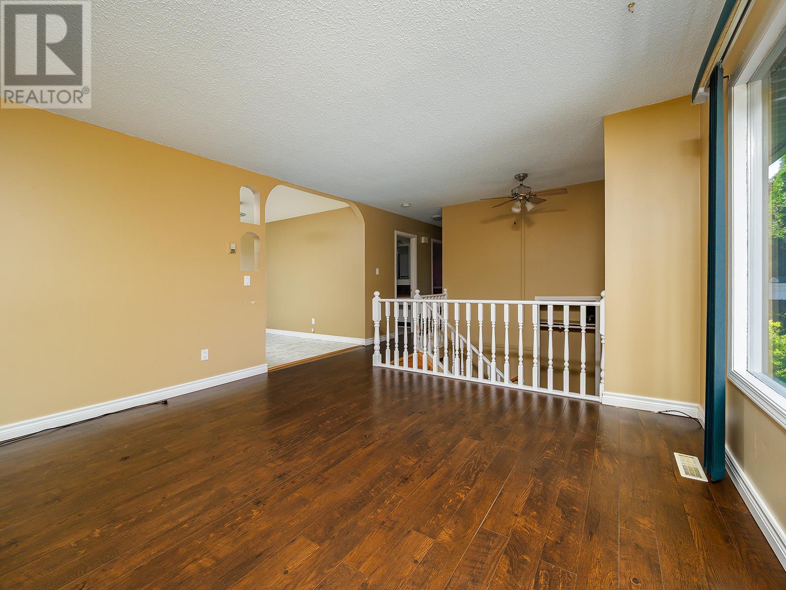 710 8th Street, Golden, British Columbia  V0A 1H0 - Photo 5 - 10348325