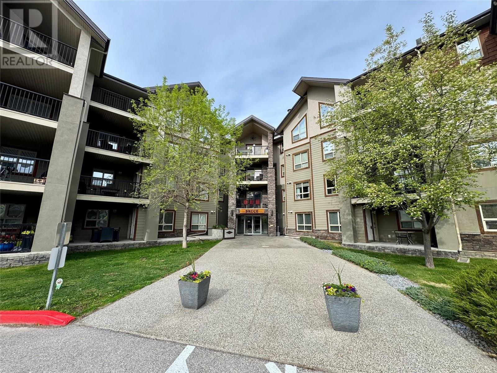 205 THIRD Avenue Unit# 3202, Invermere, British Columbia