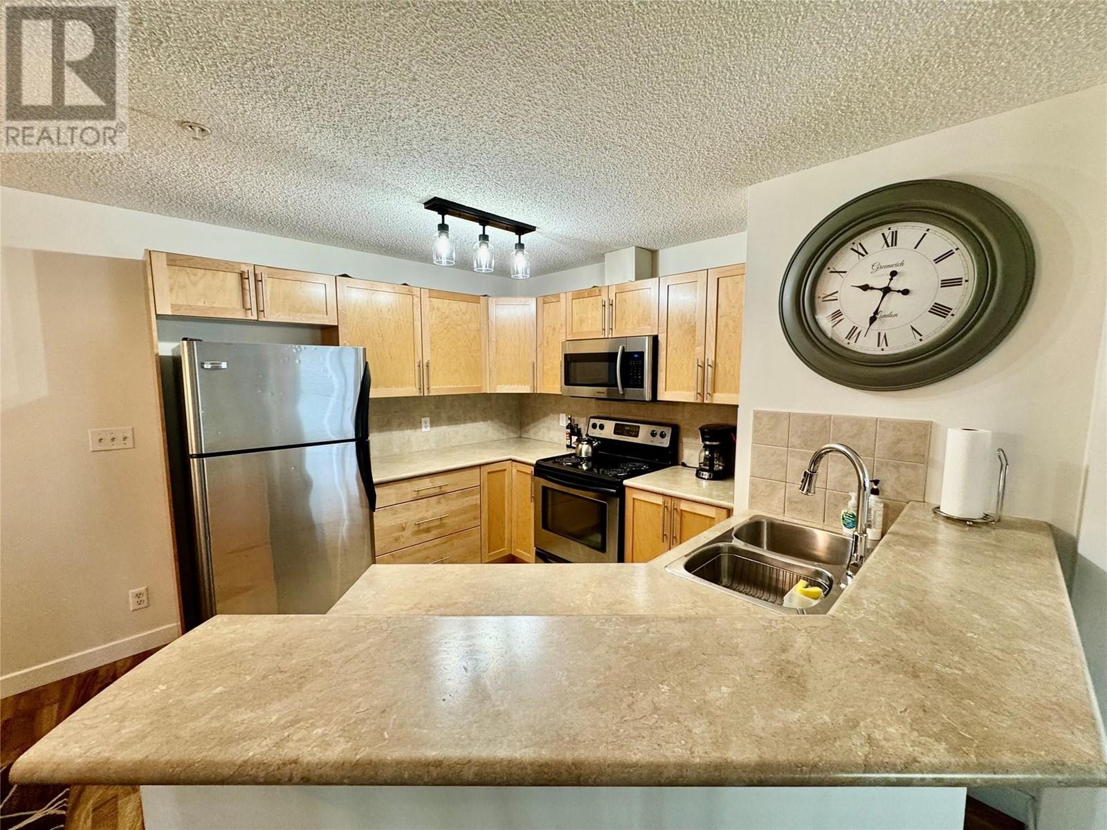 205 Third Avenue Unit# 3202, Invermere, British Columbia  V0A 1K4 - Photo 3 - 10348199
