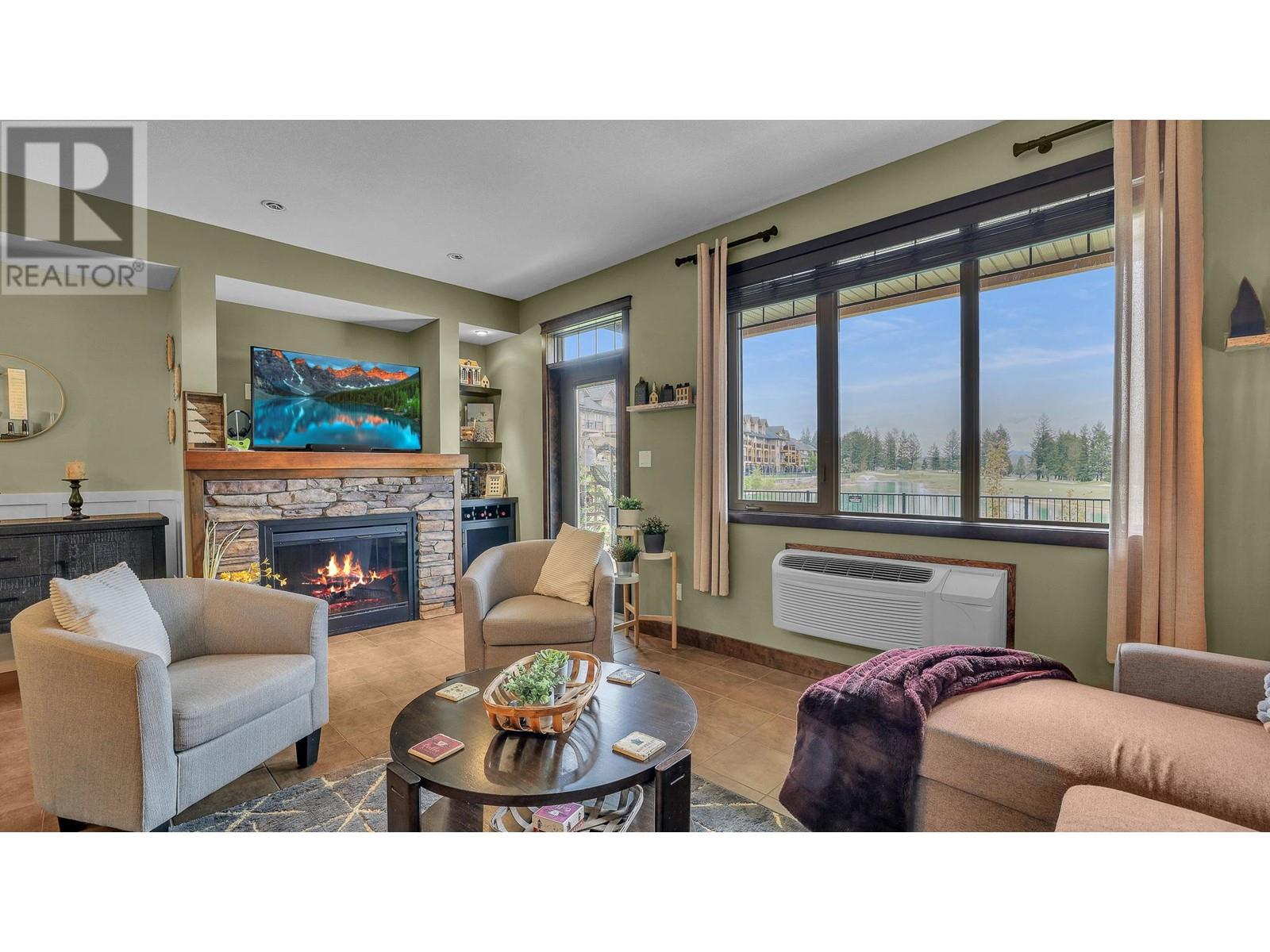 800 BIGHORN Boulevard Unit# 815, Radium Hot Springs, British Columbia
