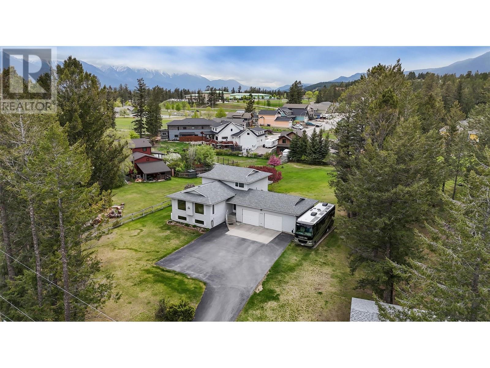 1573 10 Street, Invermere, British Columbia  V0A 1K4 - Photo 4 - 10348508