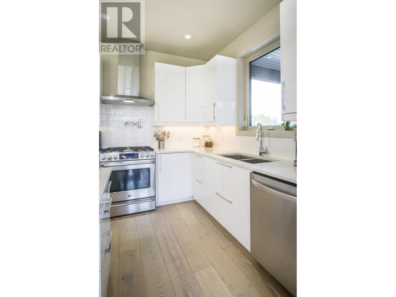 1037 Swansea Road, Invermere, British Columbia  V0A 1K3 - Photo 13 - 10348484