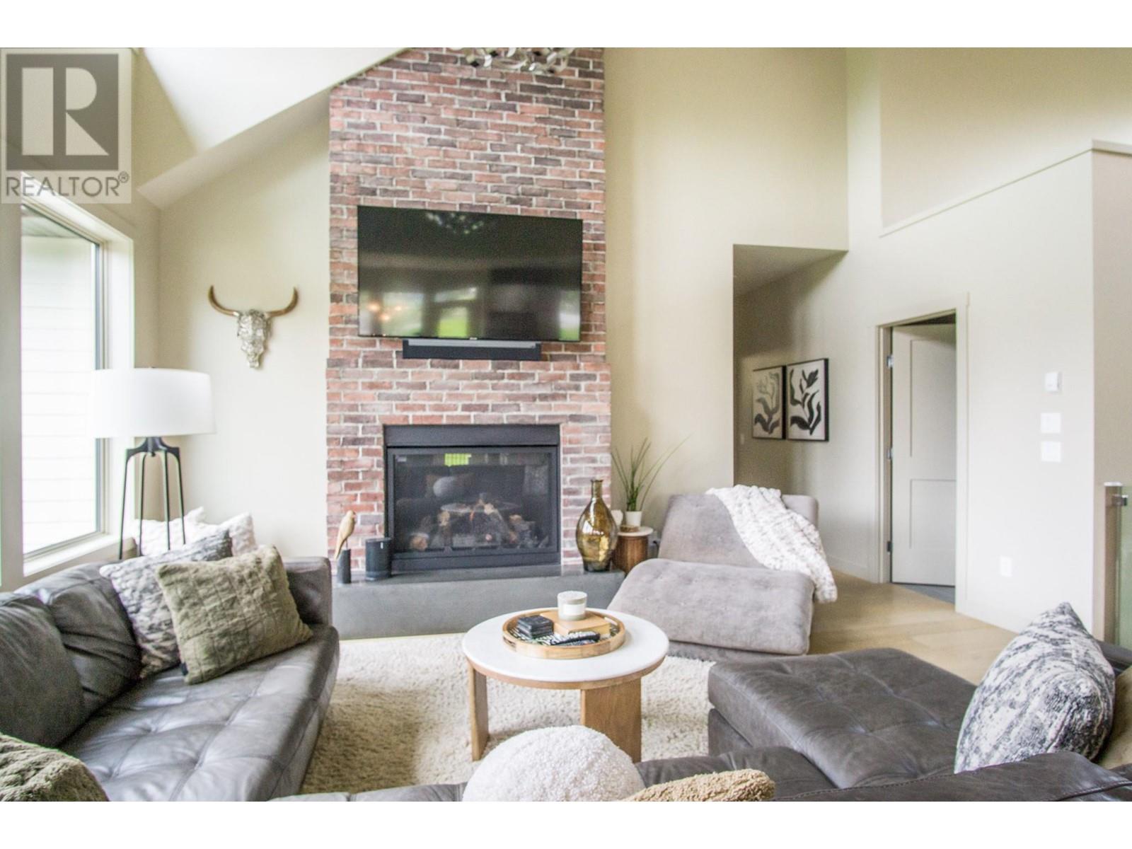 1037 Swansea Road, Invermere, British Columbia  V0A 1K3 - Photo 5 - 10348484
