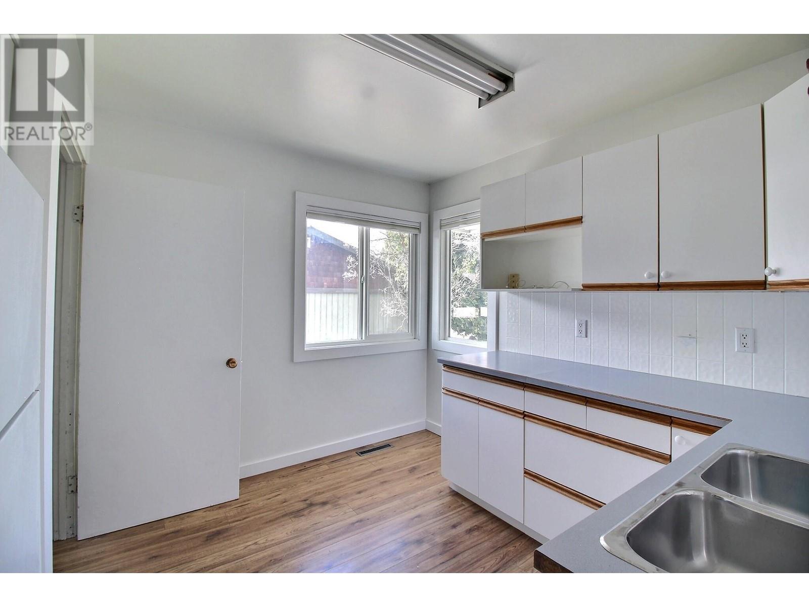 1235 Alexander Drive W, Golden, British Columbia  V0A 1H0 - Photo 12 - 10348947